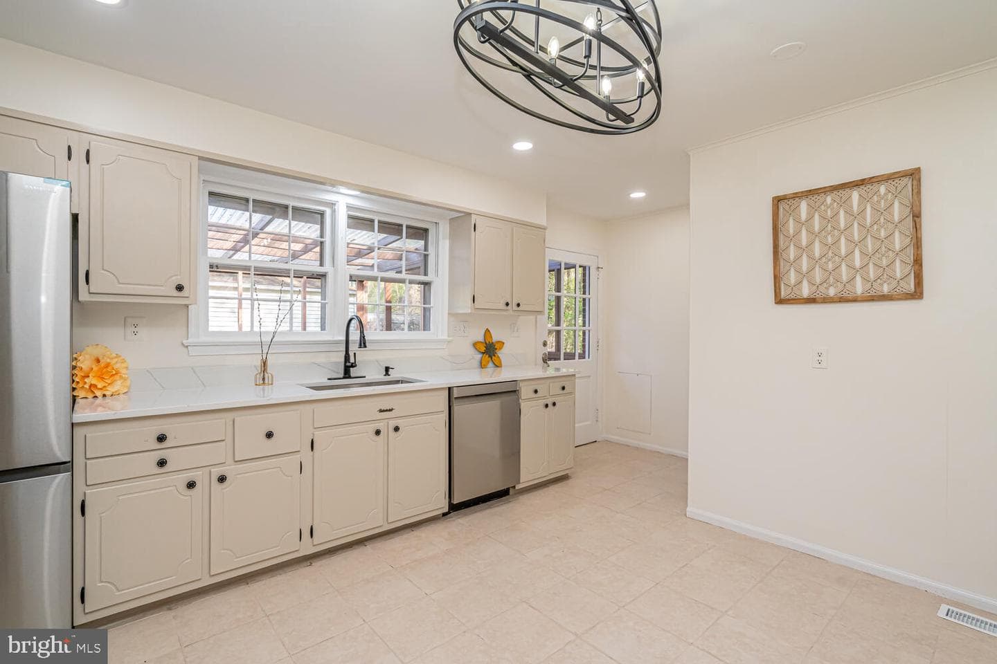 3535 Memorial Street photo 19
