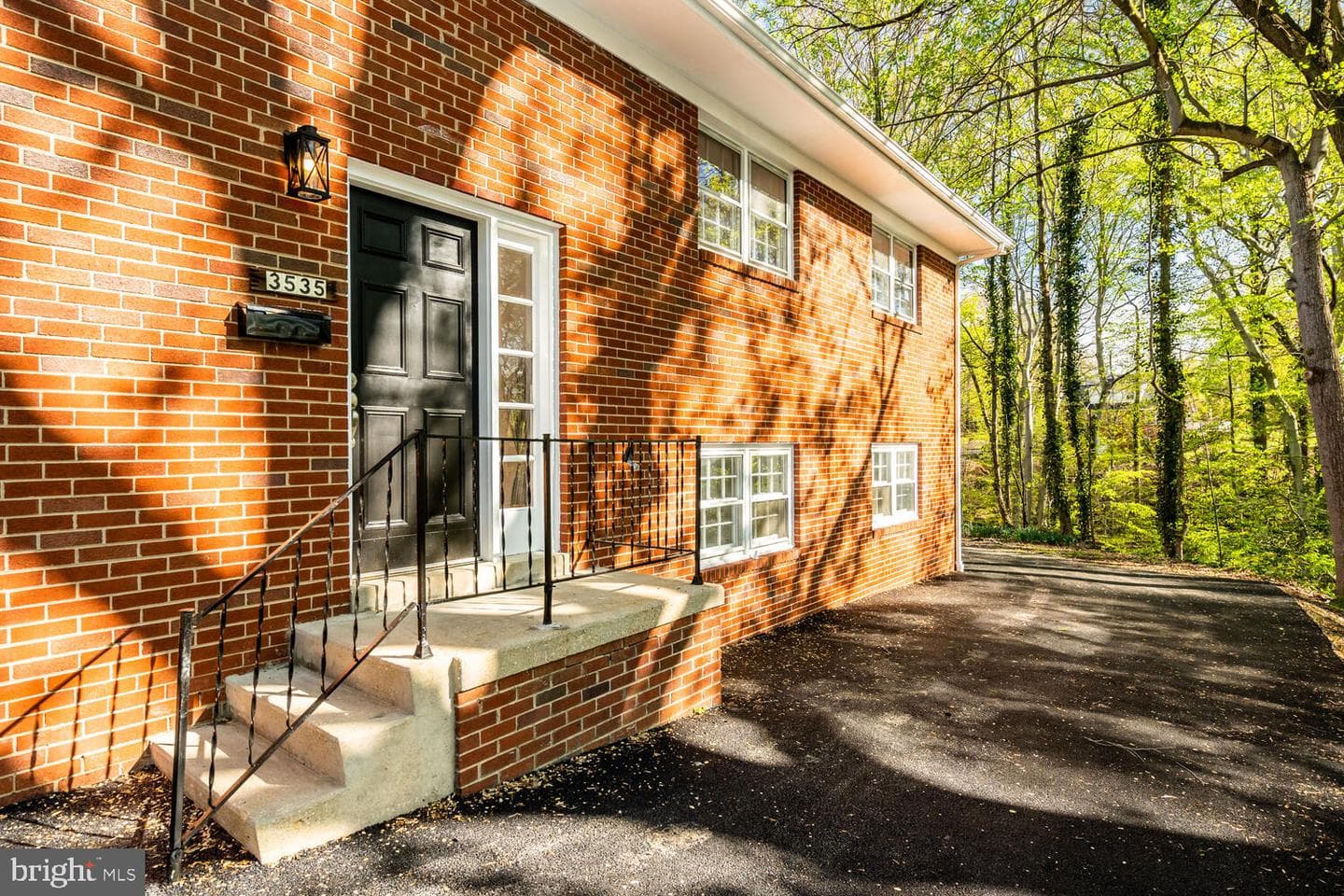 3535 Memorial Street, Alexandria