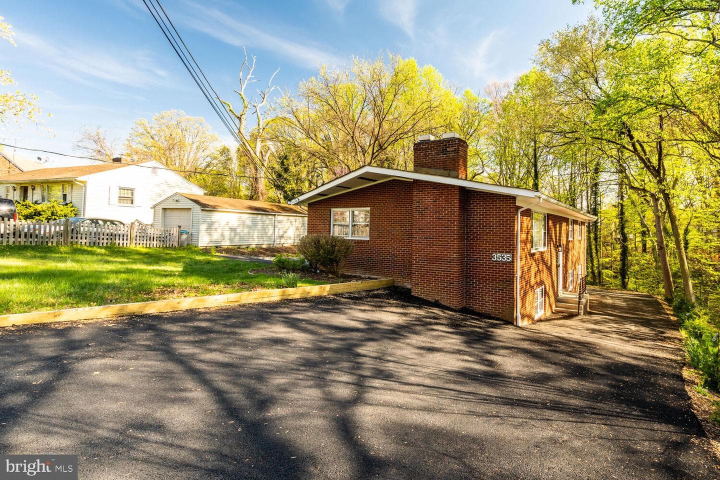 3535 Memorial Street photo 3