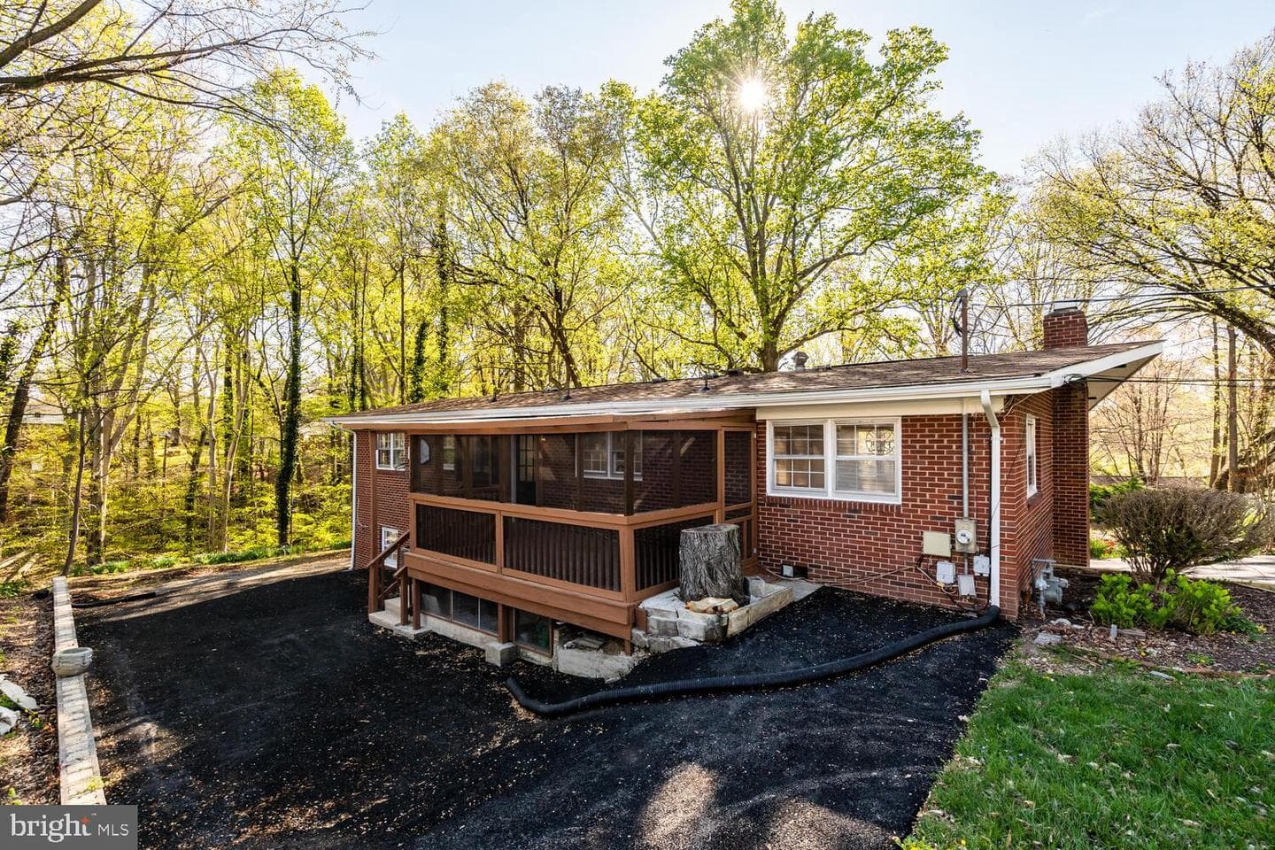 3535 Memorial Street photo 64
