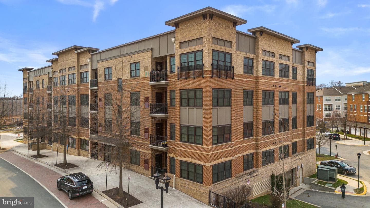 9521 Bastille Street #305, Fairfax