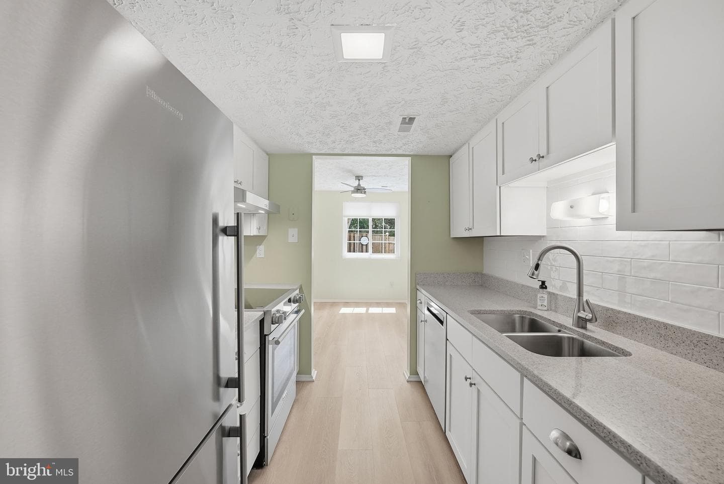 5574 Caithness Court photo 9