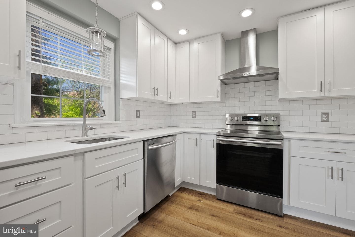 8361 Thompson Road photo 13