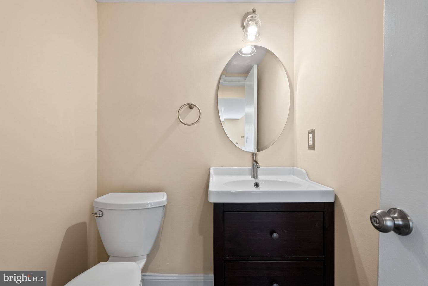 8361 Thompson Road photo 31