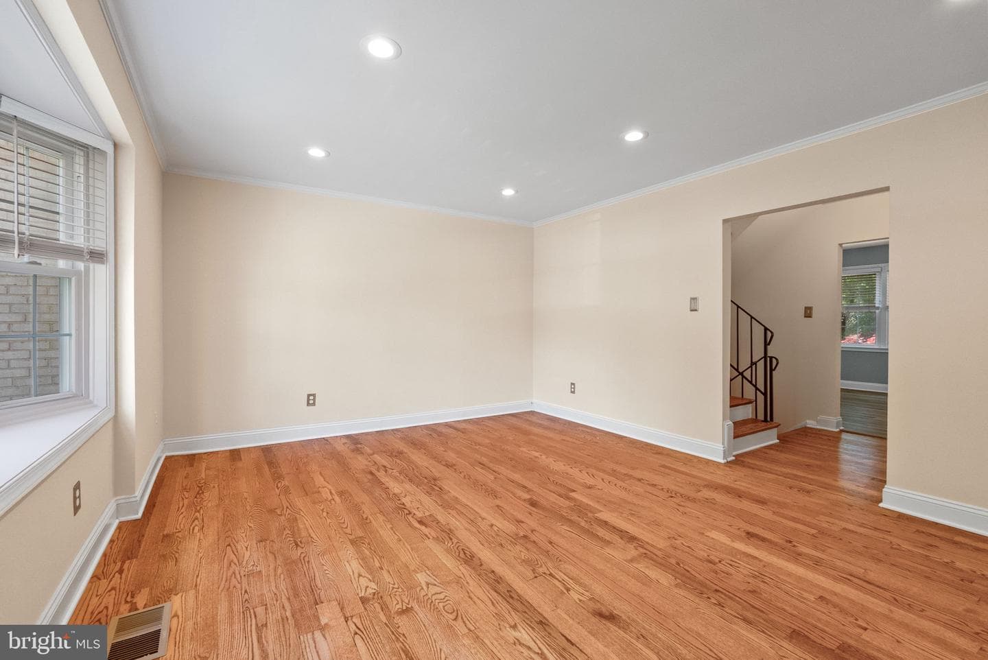8361 Thompson Road photo 7
