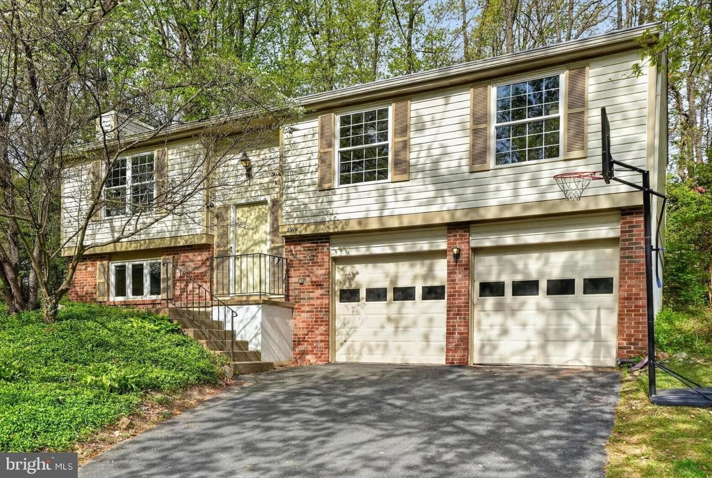 5914 Freds Oak Road photo 1