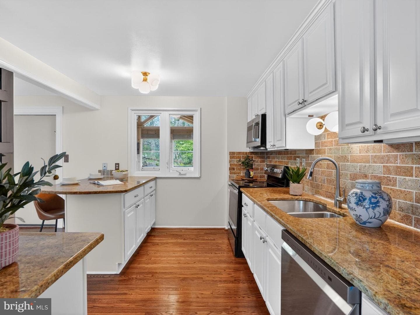 5914 Freds Oak Road photo 10