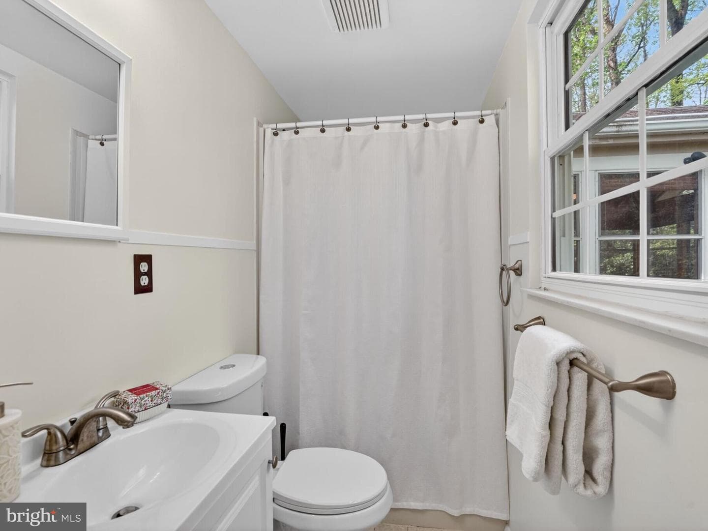 5914 Freds Oak Road photo 17