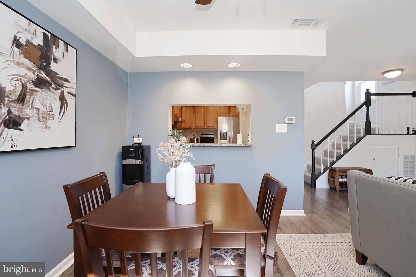 6038 Netherton Street photo 10