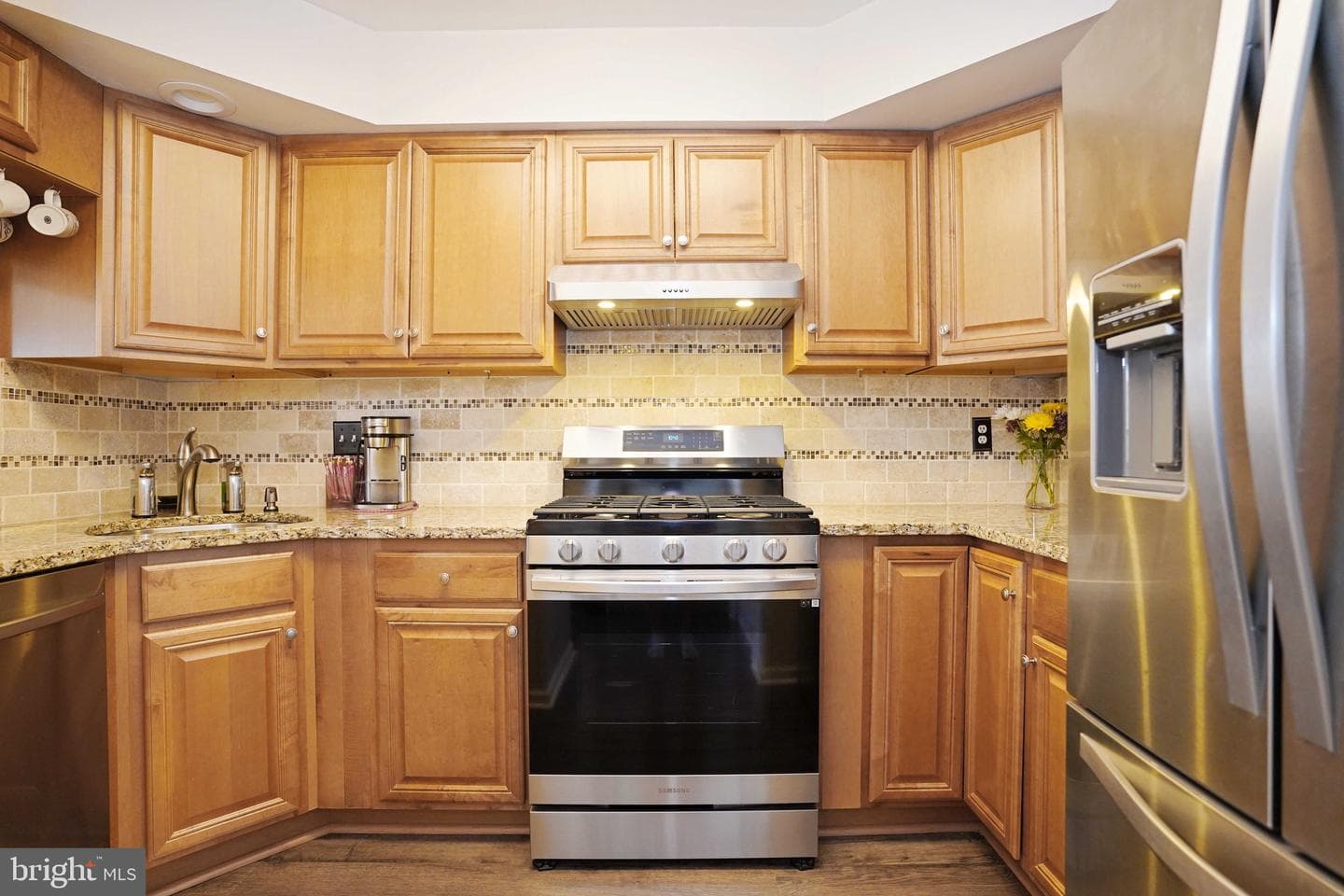 6038 Netherton Street photo 14