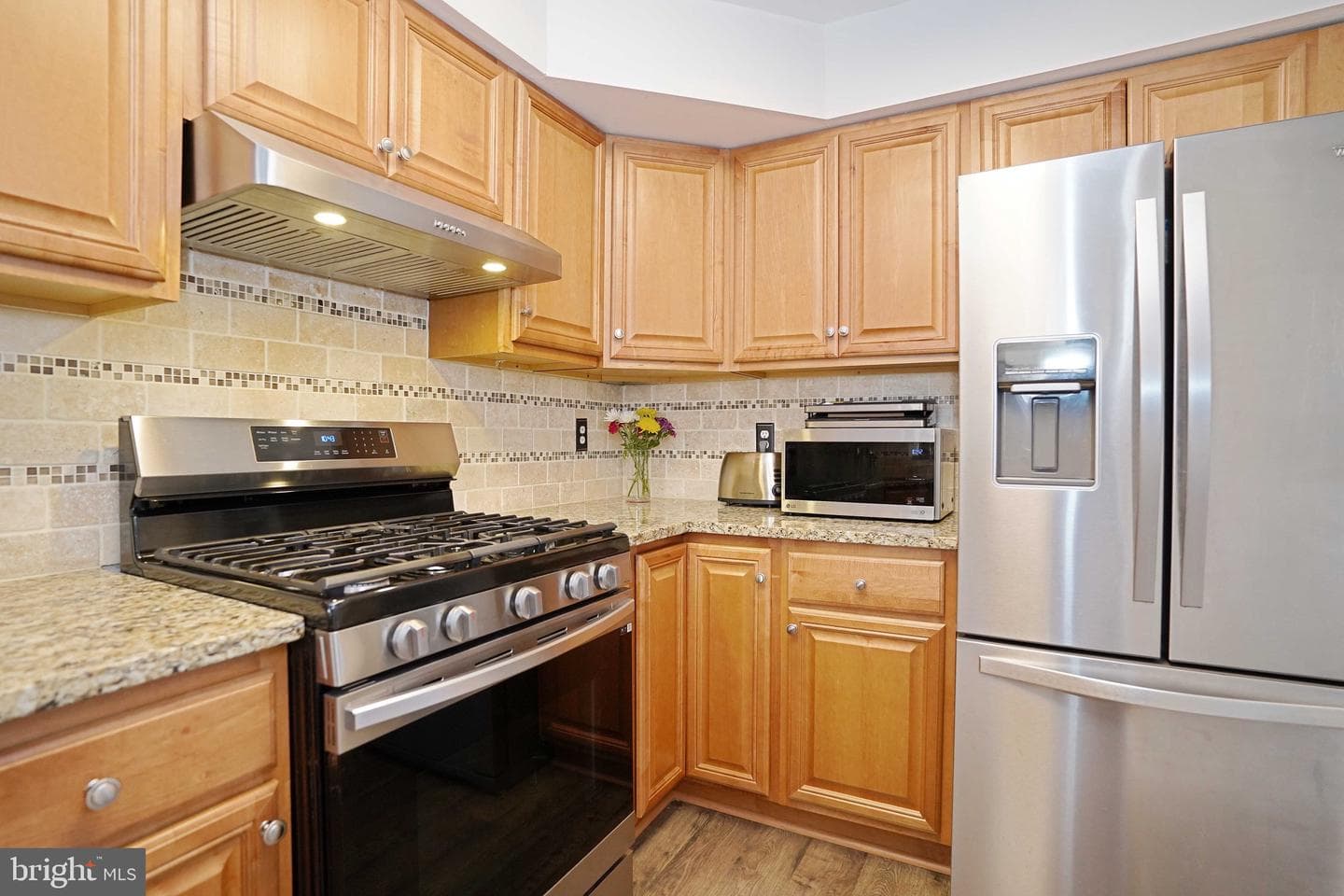 6038 Netherton Street photo 15