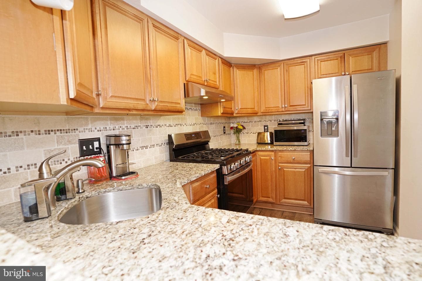 6038 Netherton Street photo 16
