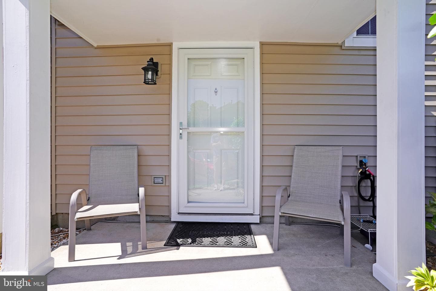 6038 Netherton Street photo 2