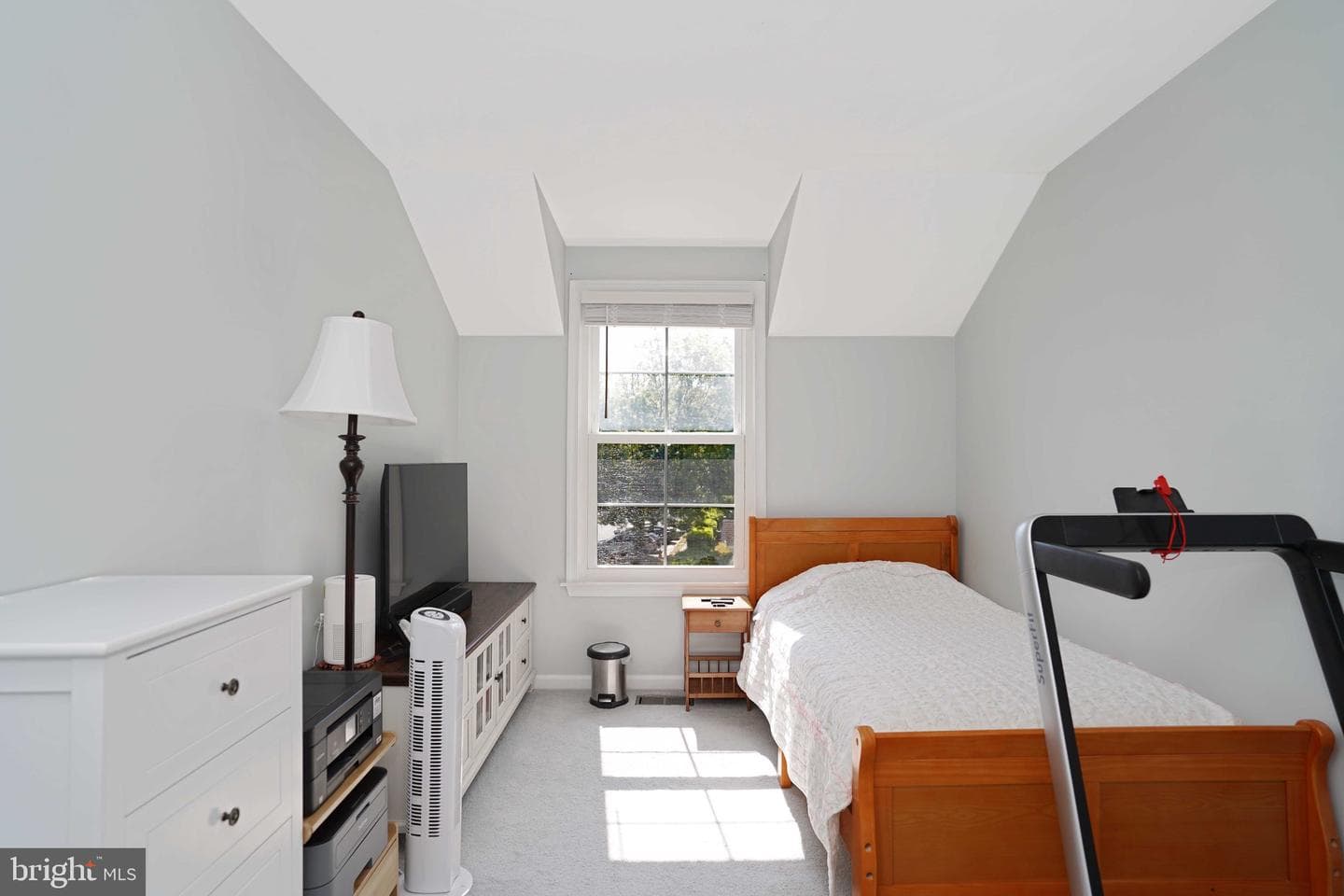 6038 Netherton Street photo 27