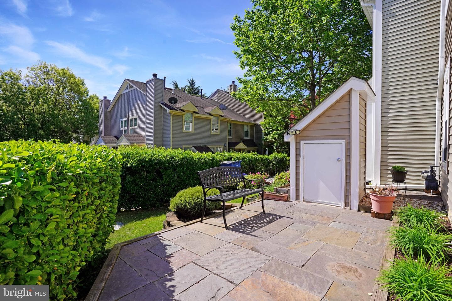 6038 Netherton Street photo 31