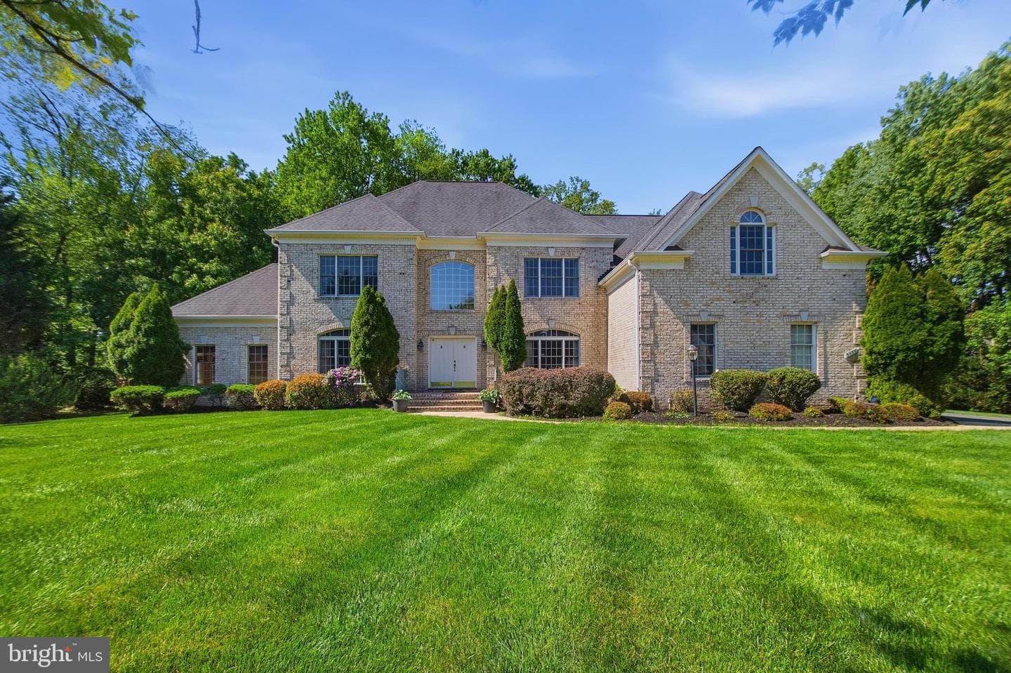 9395 Wolf Trap Creek Court, Great Falls
