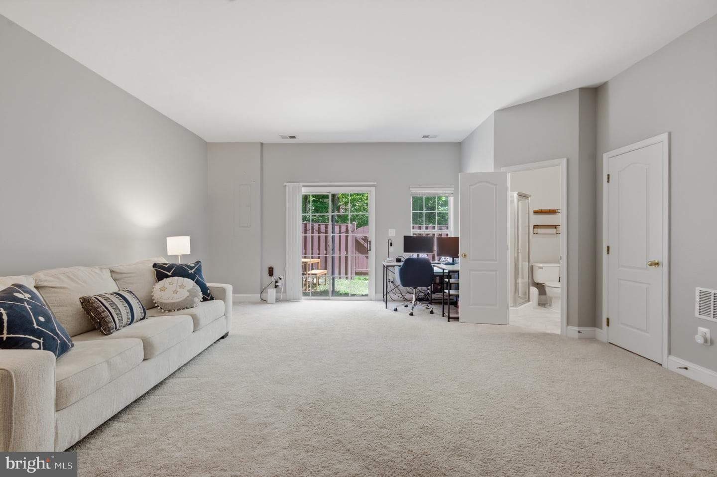 2078 Capstone photo 30