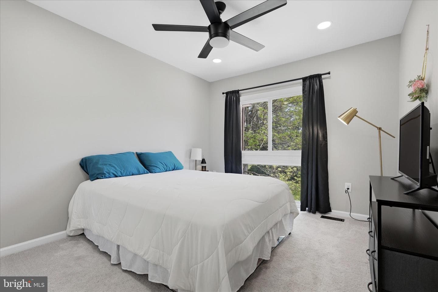 9806 Sweet Mint Drive photo 18