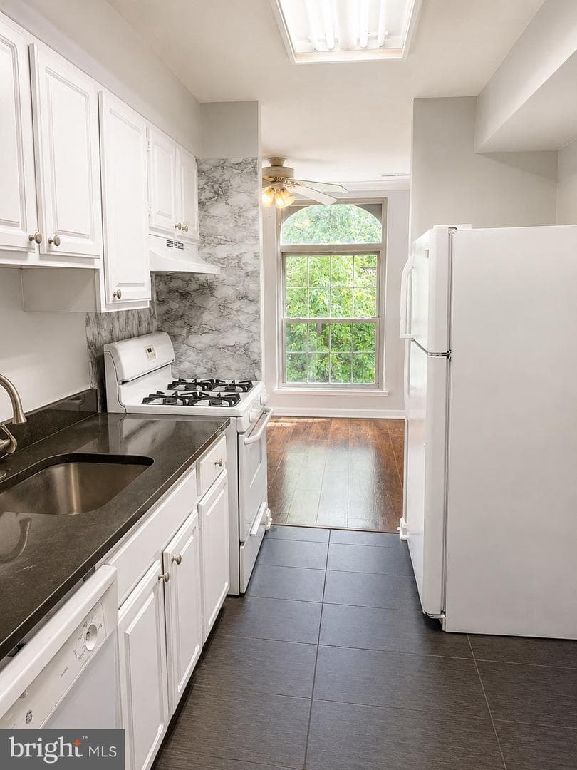 3300 Woodburn Village Drive #31 photo 6