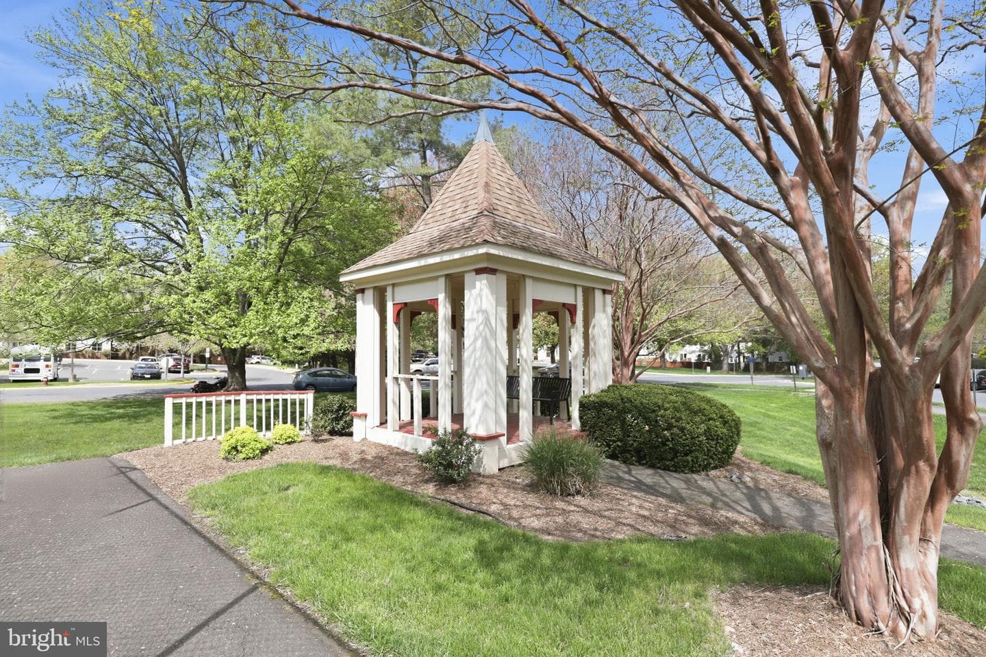 4400 Holly Avenue photo 38
