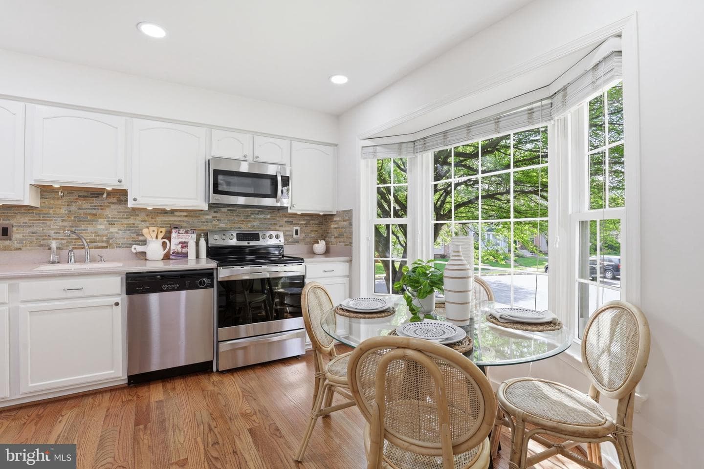 4400 Holly Avenue photo 4