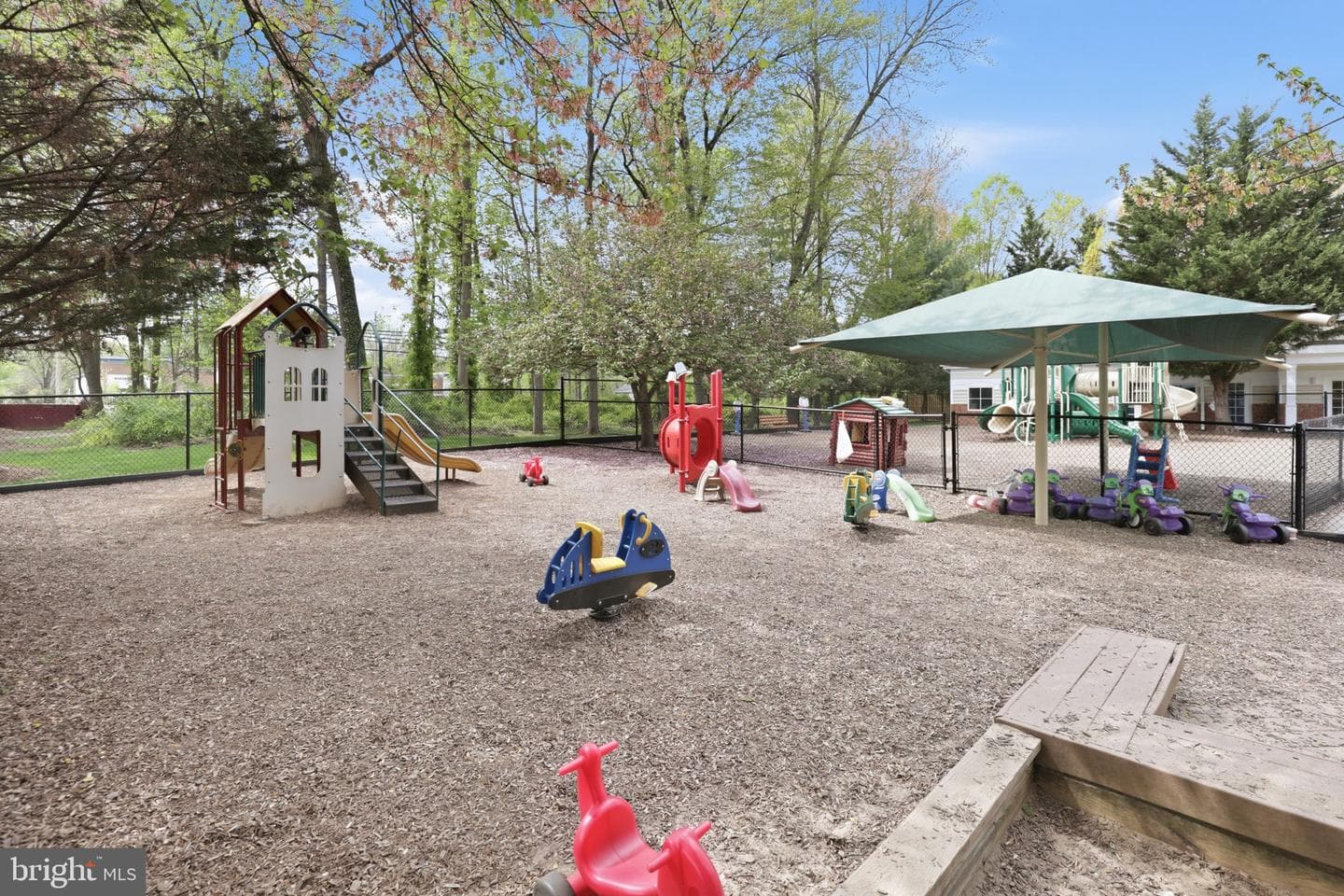 4400 Holly Avenue photo 45