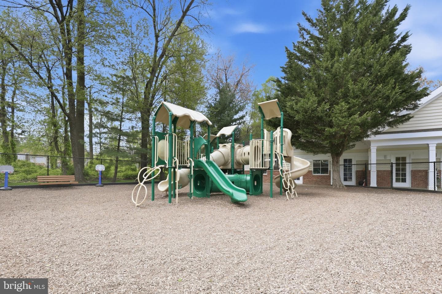 4400 Holly Avenue photo 46