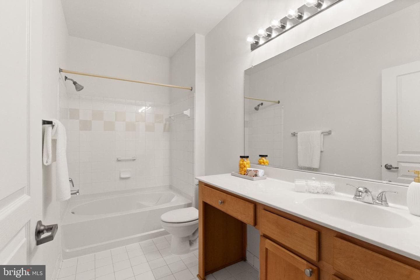 12000 Market Street #214 photo 23