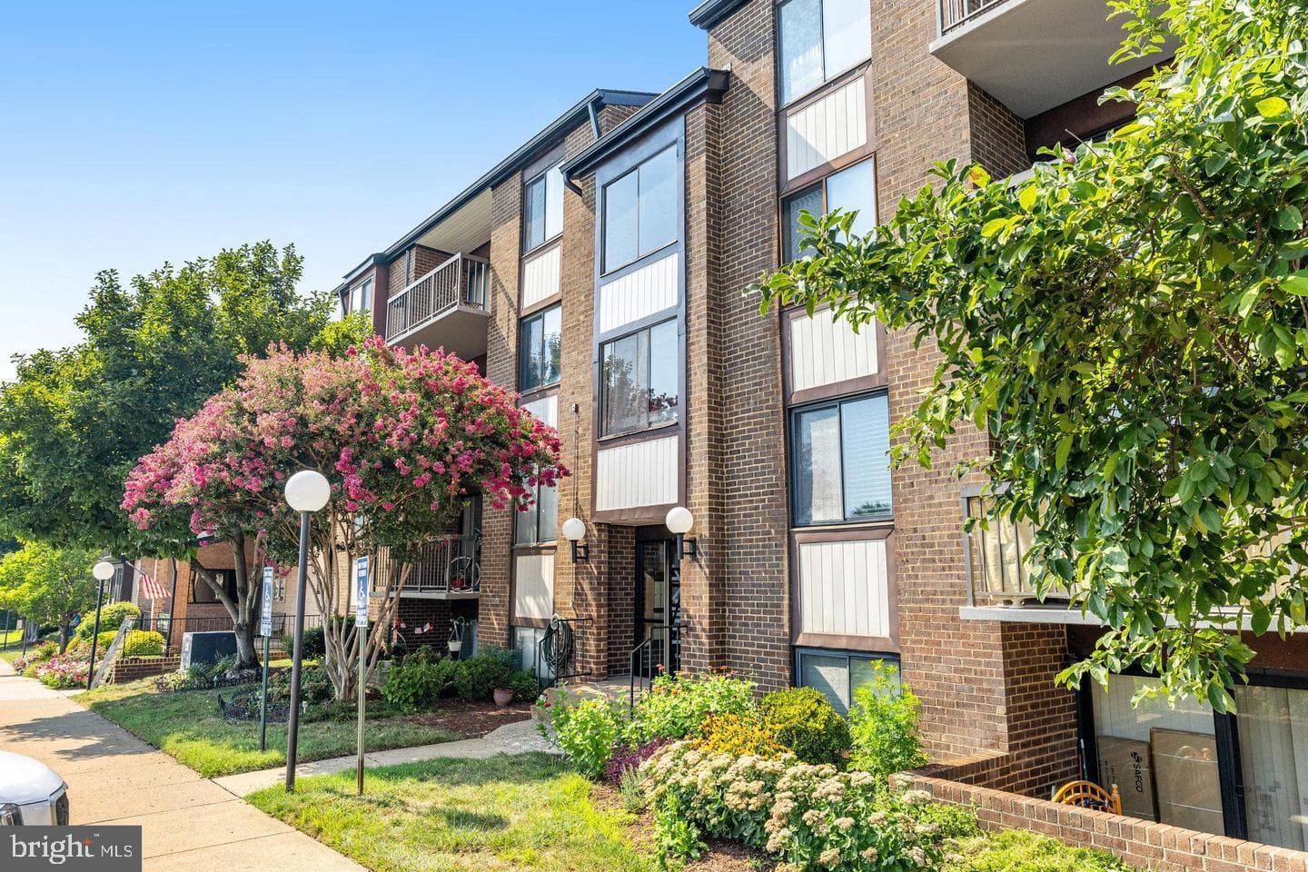 9720 Kingsbridge Drive #201