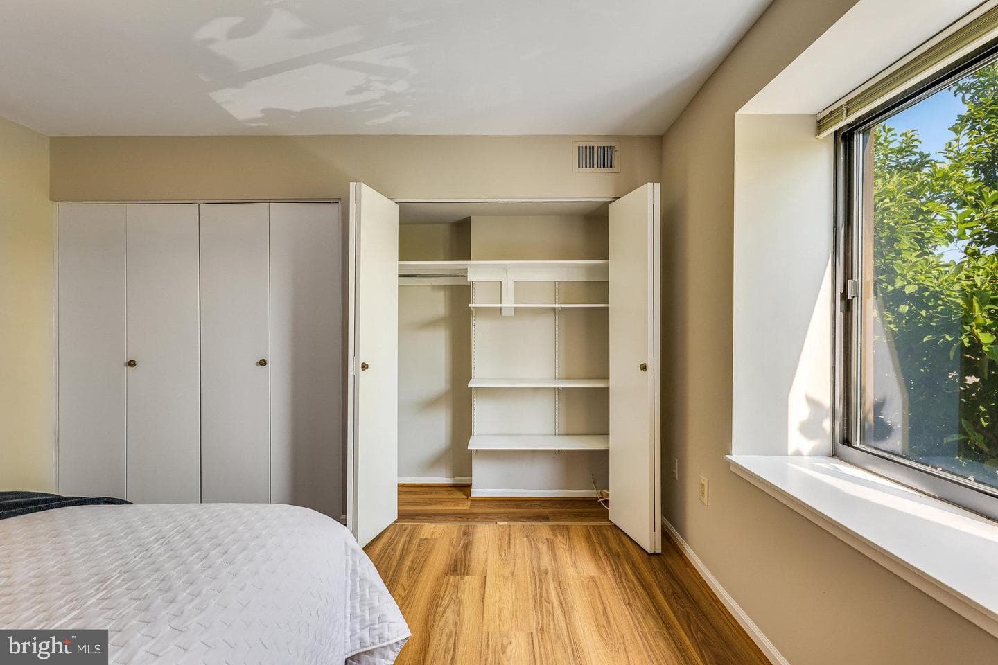 9720 Kingsbridge Drive #201 photo 11