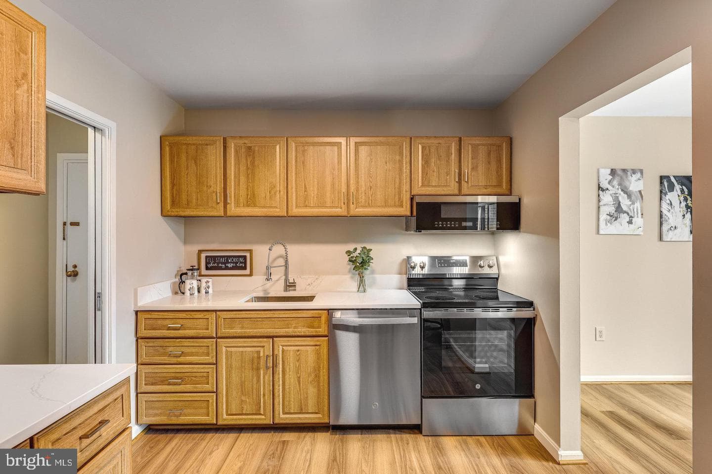 9720 Kingsbridge Drive #201 photo 4