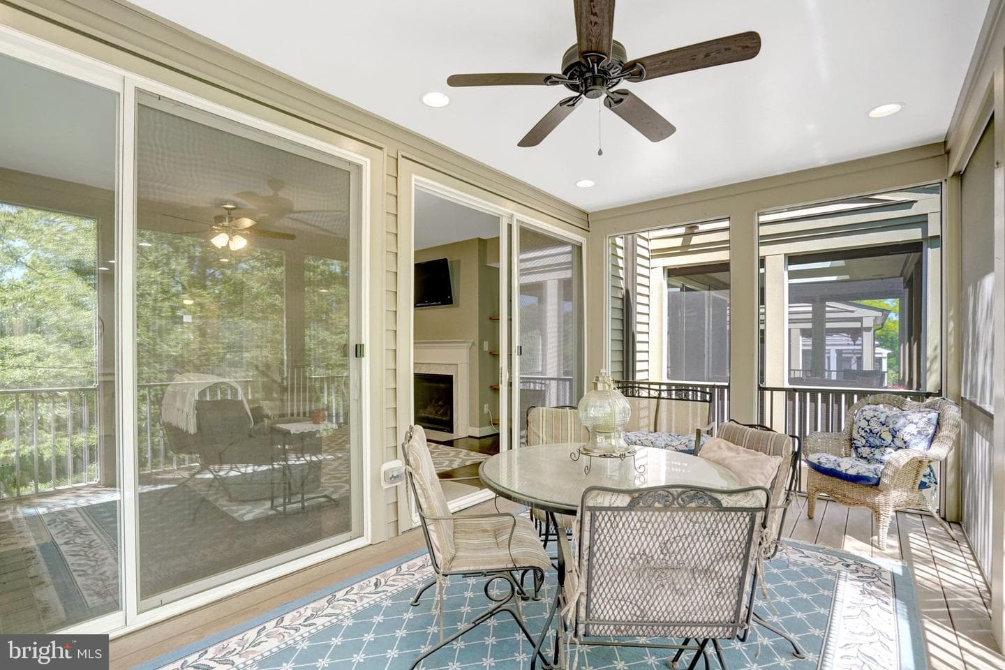6421 Beatles Lane photo 22