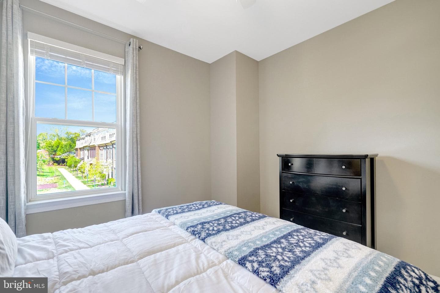 6421 Beatles Lane photo 34