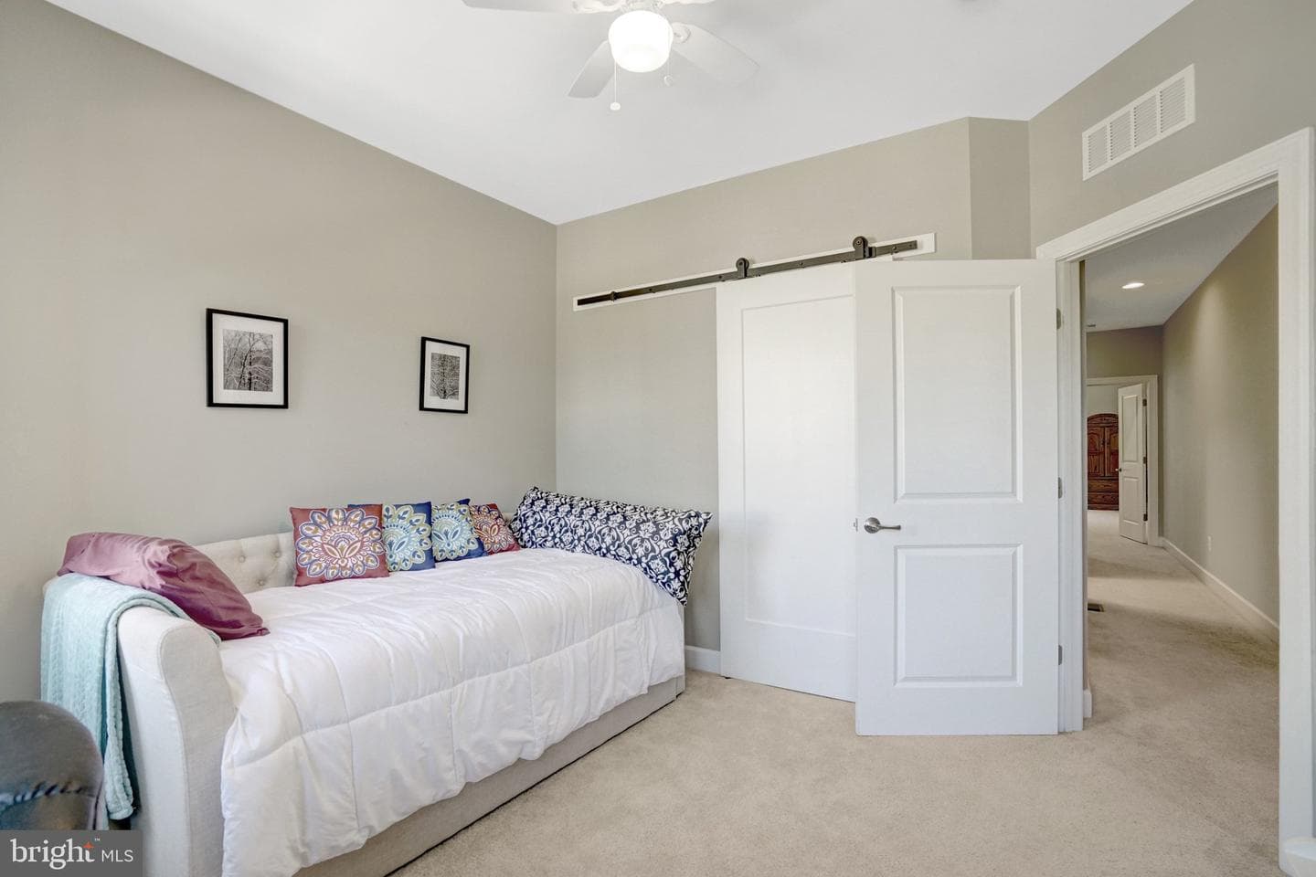 6421 Beatles Lane photo 40