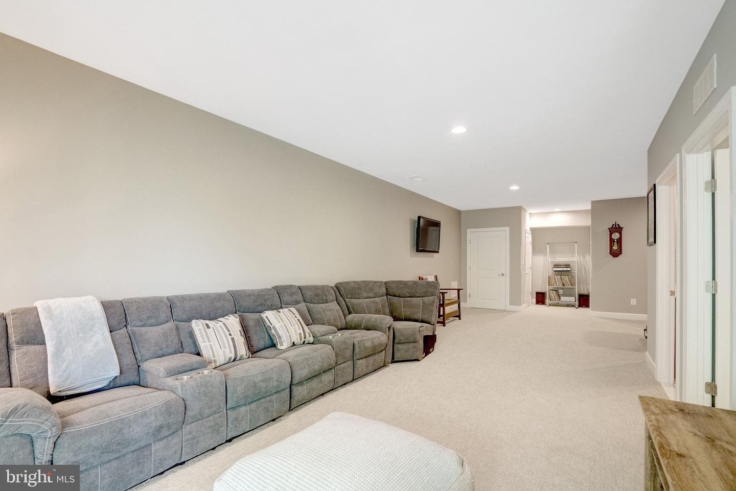 6421 Beatles Lane photo 46