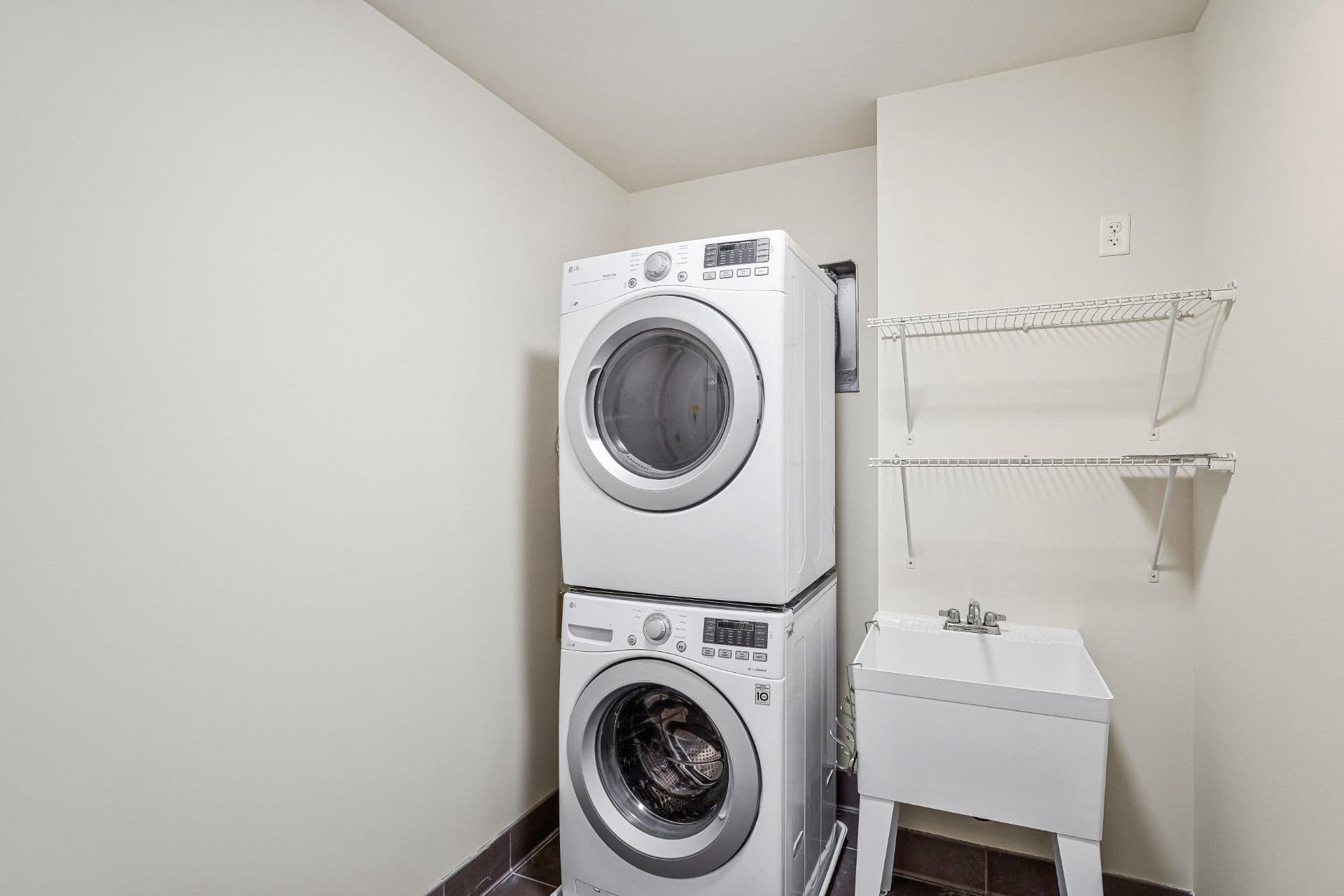 6900 Fleetwood Road #318 photo 32