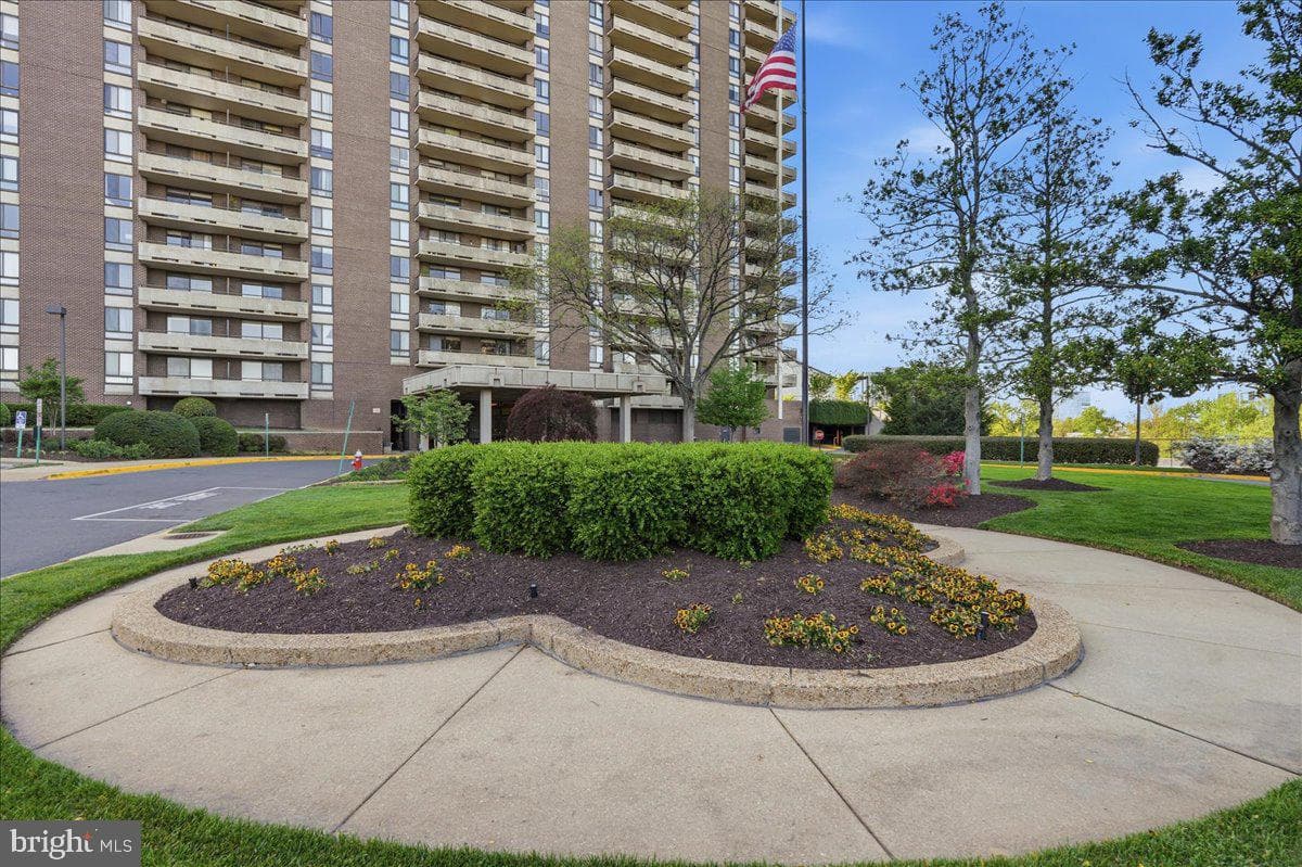 1800 Old Meadow Road #1412 photo 14