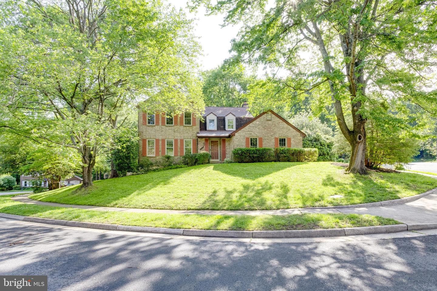 9202 Dorothy Lane photo 2