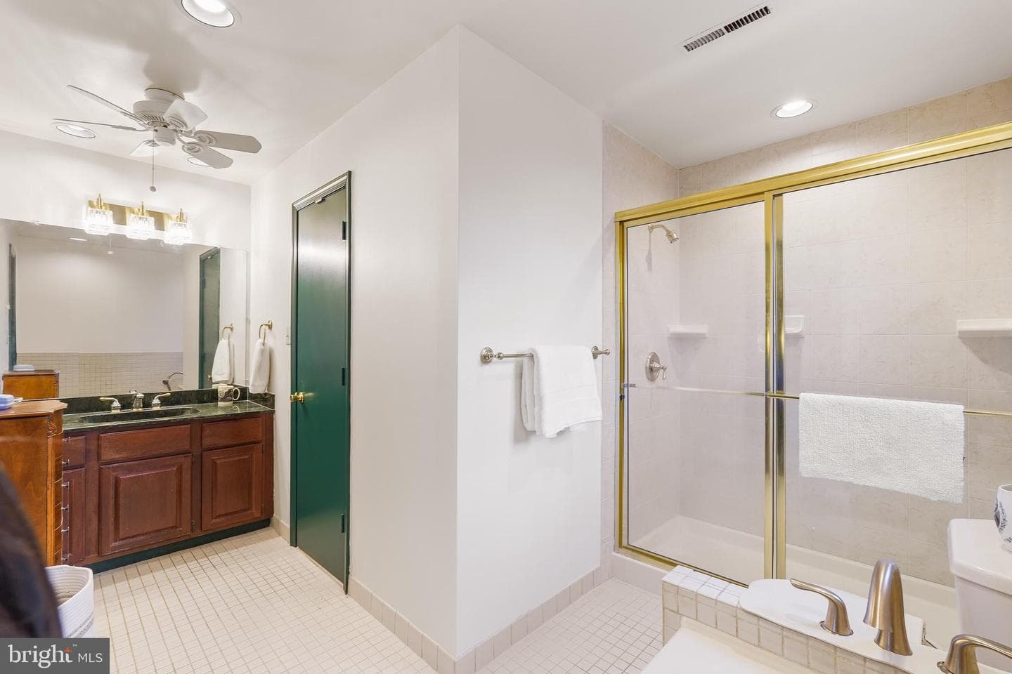 10505 Adel Road photo 20