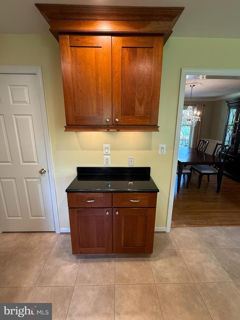5810 Hall Street photo 30