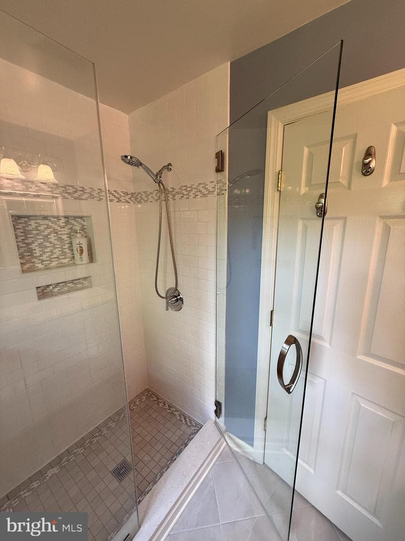 5810 Hall Street photo 52