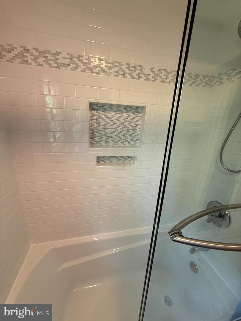 5810 Hall Street photo 64