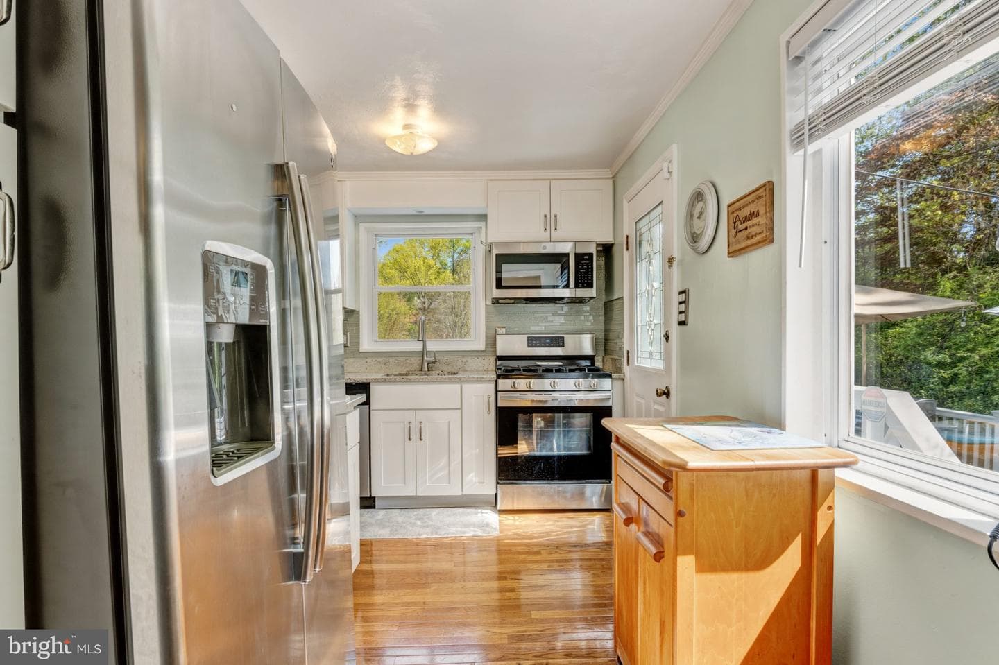 6409 The Parkway photo 5