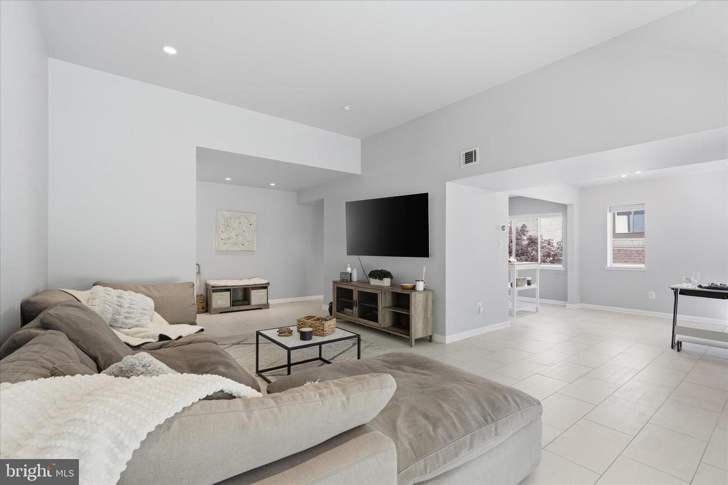 1661 Parkcrest Circle #5a/300 photo 5