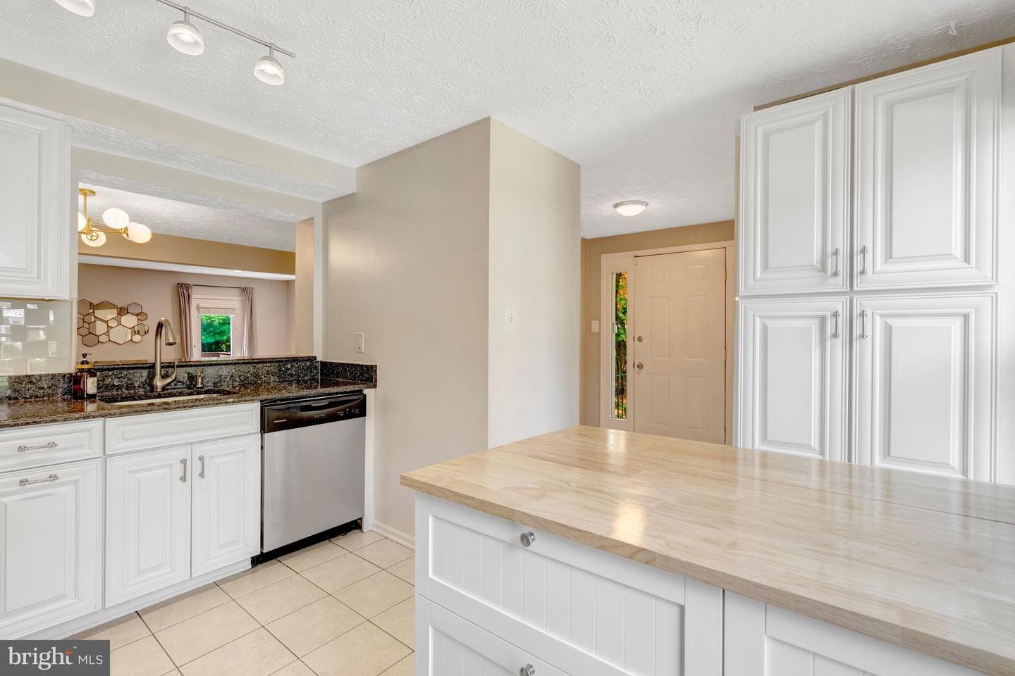 9118 Tiffany Park Court photo 15
