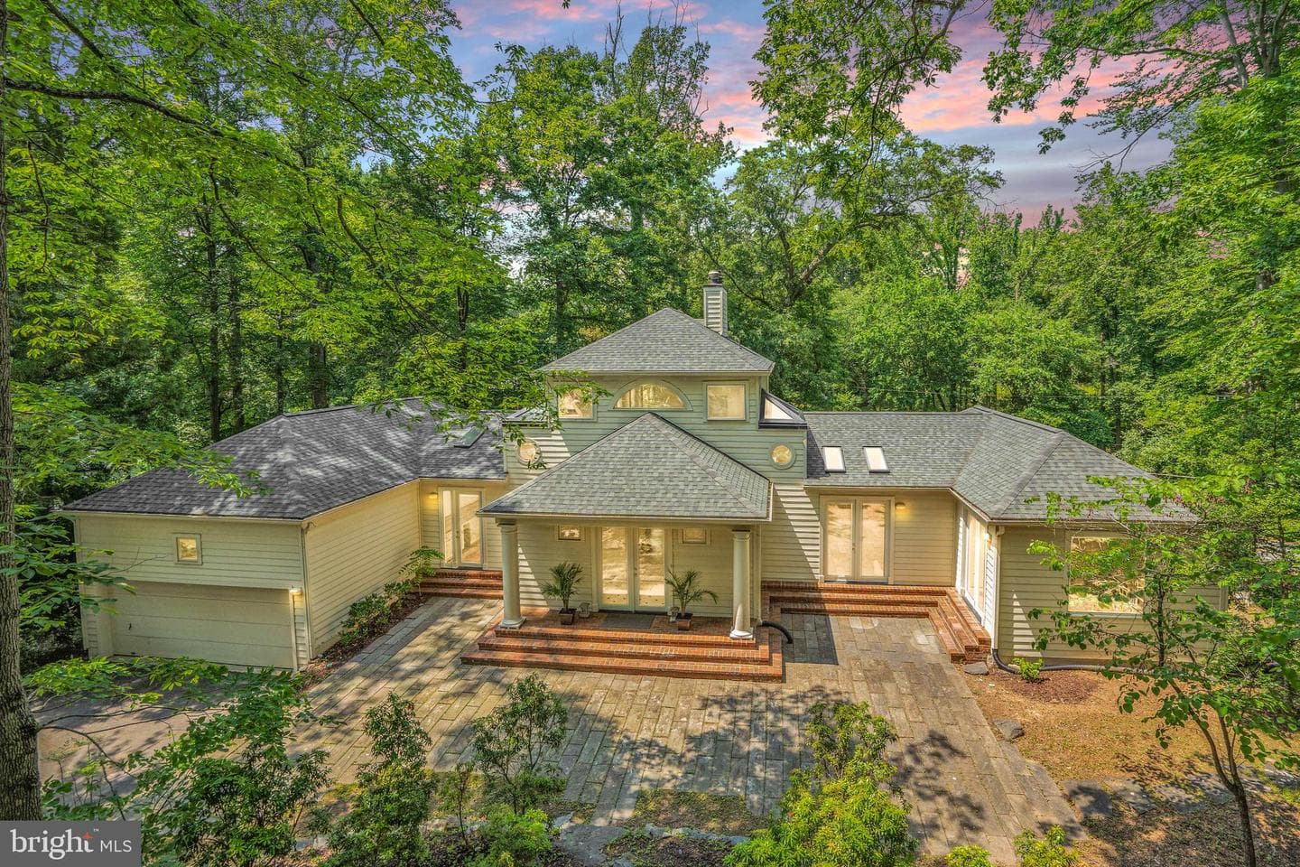 926 Saigon Road, Mclean