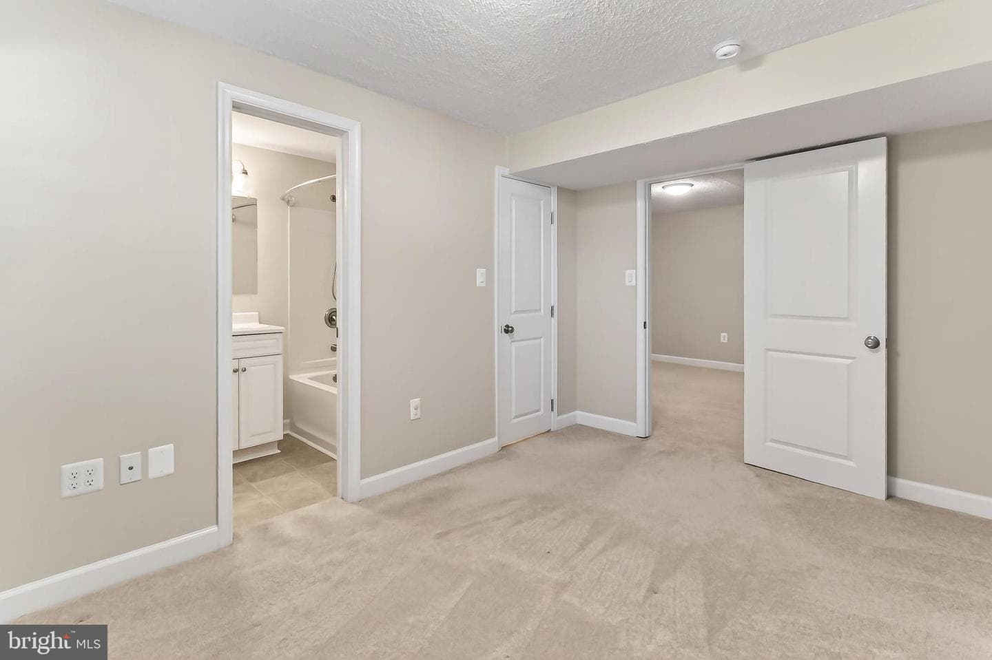 4915 King Solomon Drive photo 46
