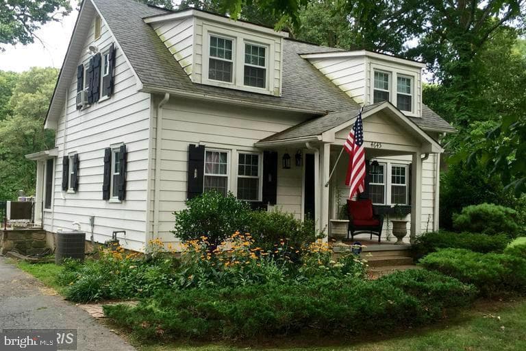4645 Holly Avenue photo 2