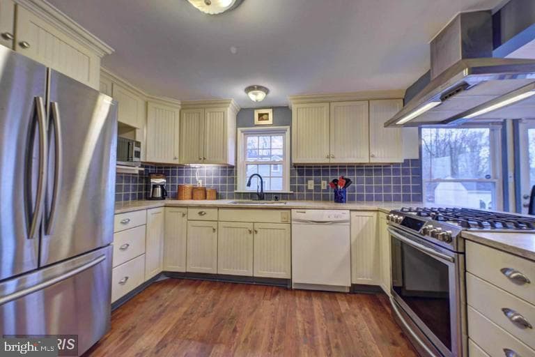 4645 Holly Avenue photo 7
