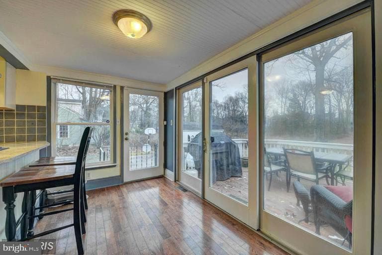 4645 Holly Avenue photo 9